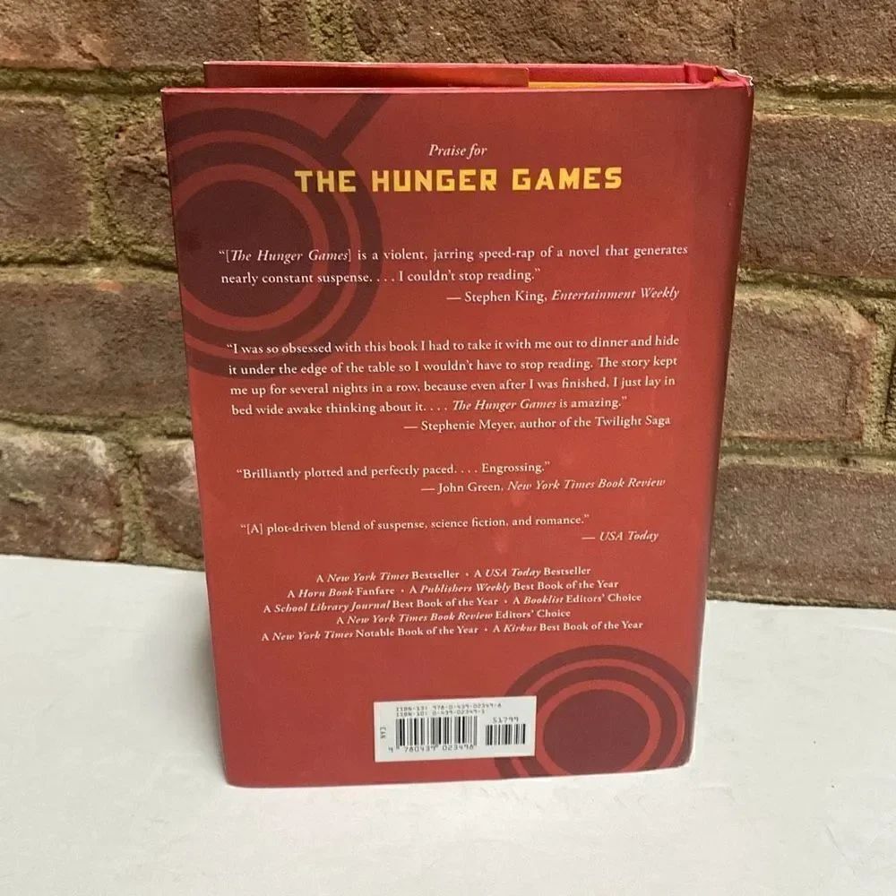Catching Fire - The Hunger Games Hardcover - Picture 3 of 5